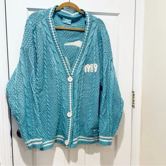 Taylor Swift 1989 cardigan